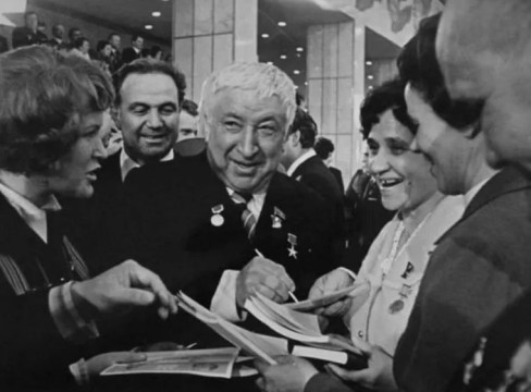Литературно-музыкальный вечер к 100-летию Расула Гамзатова прошел в Вологде
